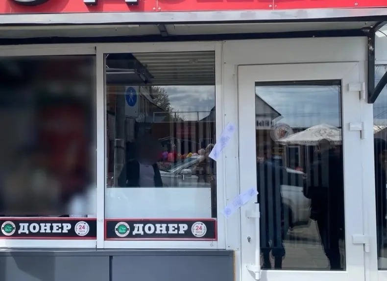 На Октябрьской снова закрыли кафе с шаурмой из-за иностранного повара